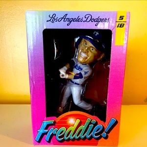 Mr Freddy freeman dodgers bubblehead